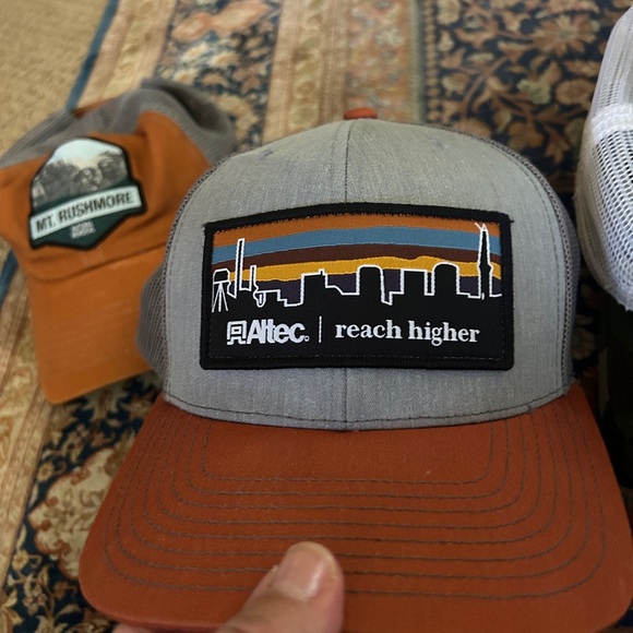 GUC Assorted ball caps. Military, Mt Rushmore, Red River. - Picture 6 of 8